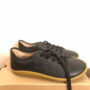 Vivobarefoot Addis L